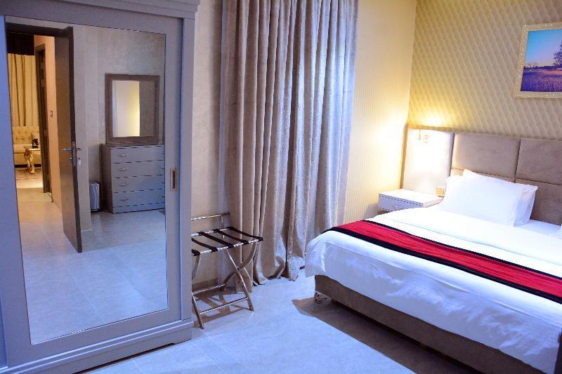 ذا فيفتى ايت السالمية Lejlighedshotel Kuwait City Eksteriør billede